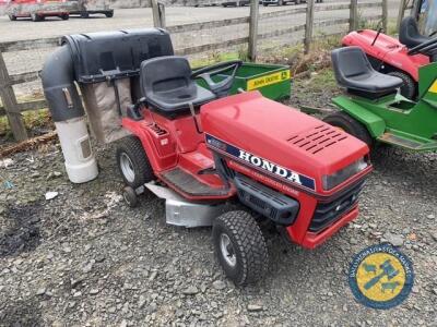 Honda ride on lawnmower red