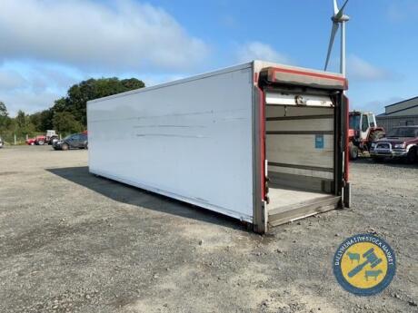 26ft insulated container with roller door