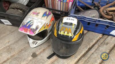 2 Helmets