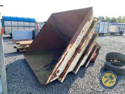 Large hopper with pin & cone brackets