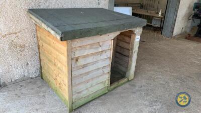 Dog Kennel (Outside Door)