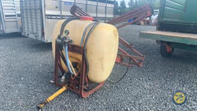 Hardi 600L crop sprayer with shaft