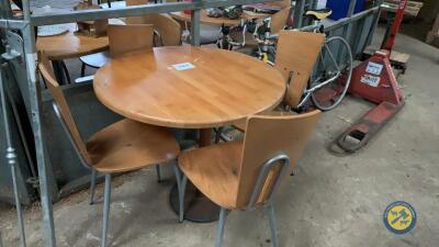 Round table and 3 Chairs