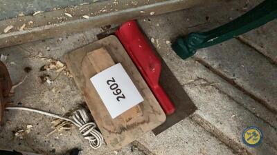 2 x plaster trowel