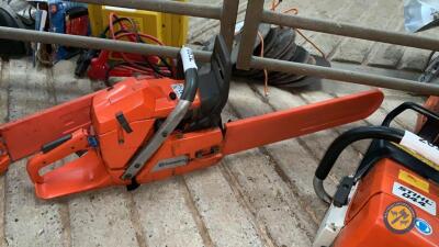 Landscape gardener retirement sale -Husquvanna 372 professional chainsaw 2013 20" bar starts, runs & cuts, new chain