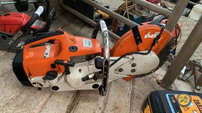 Landscape gardener retirement sale - Stihl +5400 concrete saw with diamond tip blade starts, runs & cuts