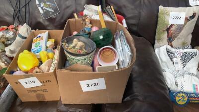 Box lot of doll bath items