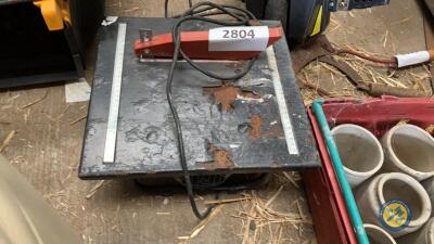 Tile cutter