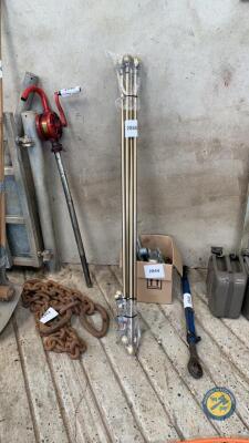 4 x curtain poles extendable