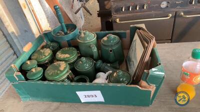 Box lot of kitchen ware