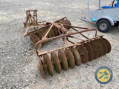 Trail antique double disc harrow