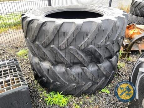 2x Michelin rear tractor tyres 600-65-38