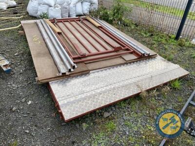 Complete sheep decking system for trailer or lorry