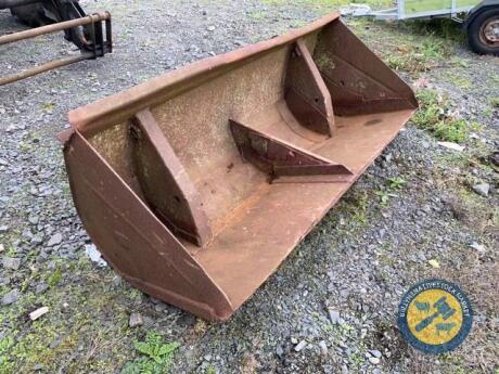 6ft tractor loader bucket with quickie brackets