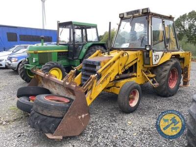 JCB digger & digging bucket, good starting Leyland engine, 2x spare front tyres