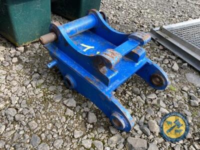 Quick hitch for digger never used