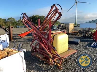 800L Hardi crop sprayer with shaft