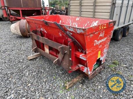 AG lime or sawdust dispenser hydraulic driven with euro brackets