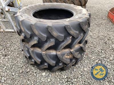 420-70-R28 front tractor tyres x2