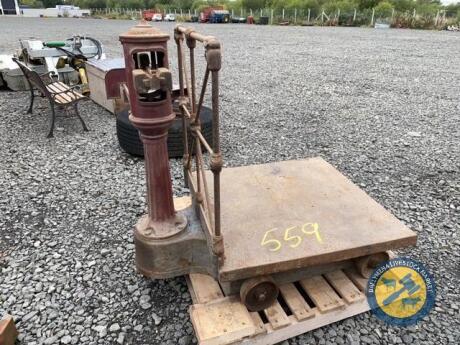 Avery vintage 1tn weighbridge