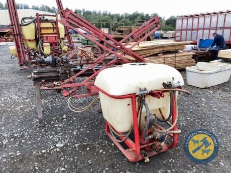 Crop sprayer with shaft