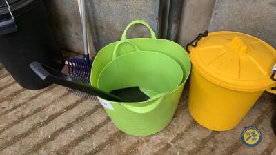 2 x green hose buckets & plastic shovel