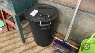 Plastic bin