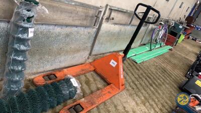 2.5tn euro lifter pallet truck