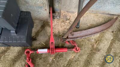 Heavy duty chain tensioners