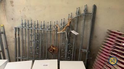 Gates to suit 8ft driveway galvanised & fittings & hangings