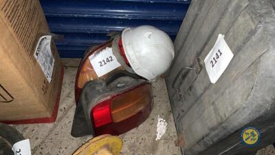 tail lights for rover car & white helmet