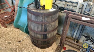 Wooden barrell