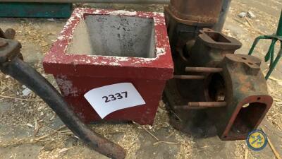 Concrete flowerpot