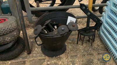 Coal shuttles with new chisles