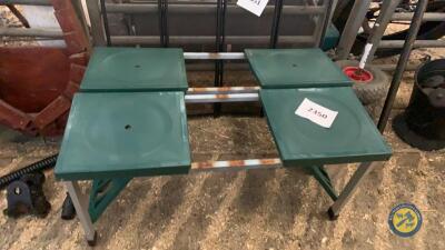 2 fold out benches