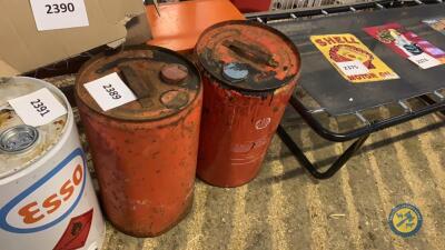 2 x oil cans