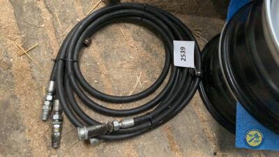 2x hydraulic hoses 3.8 long with ends