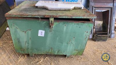 Metal toolbox