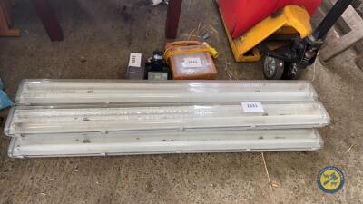 5x flourescent lights