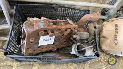 3 cylinder head & parts