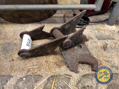 Chilton brackets