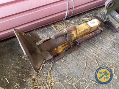 Harvester pick up hitch teleporter