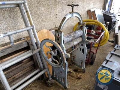 Belfast or Dublin mangle