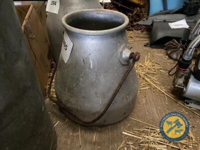 Milking machine can
