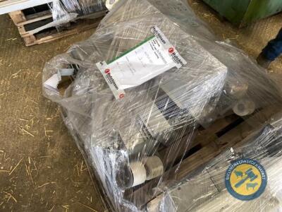 2x pallets of LED lights with sensors
