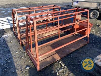 2 farrowing crates