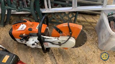 Stihl TS400 power saw, starts, runs & cuts