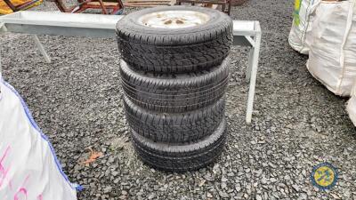 4X 16" Land Rover alloy wheels