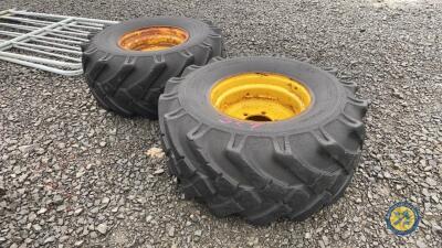 2x tyres & rims 18-19.5