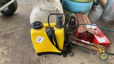 Knapsack sprayer